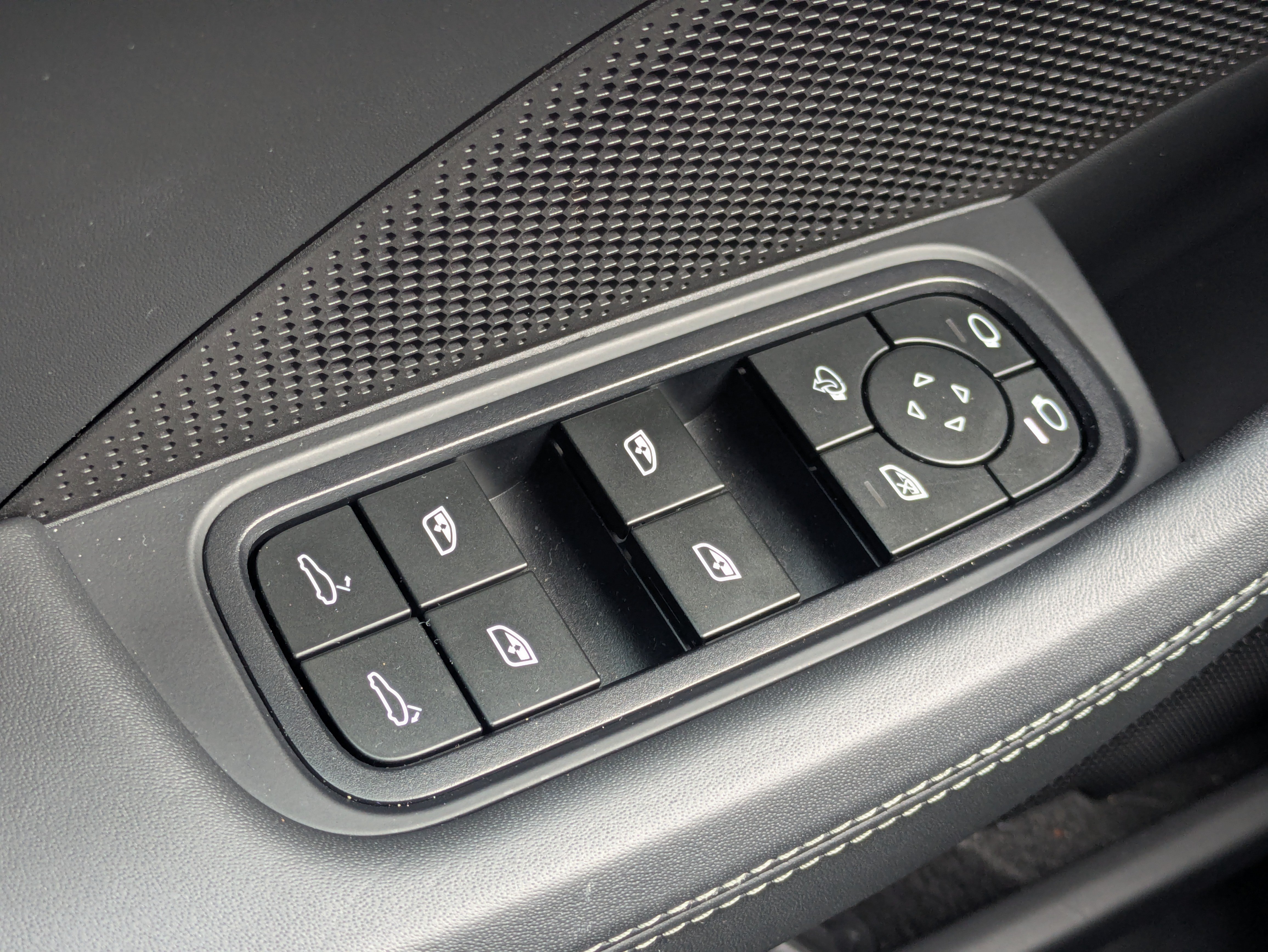 Used 2025 Porsche Panamera GTS AWD/4WD image 25
