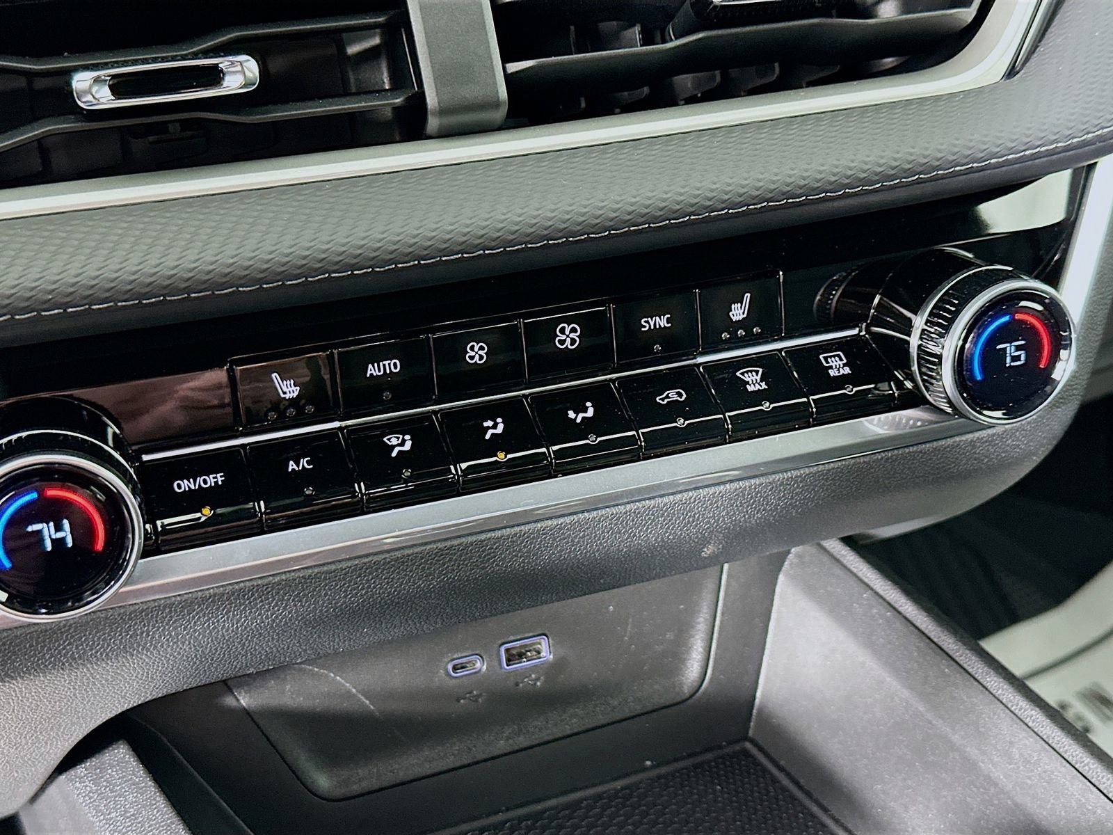 New 2026 Chevrolet Equinox LT w/ Convenience Package II image 16