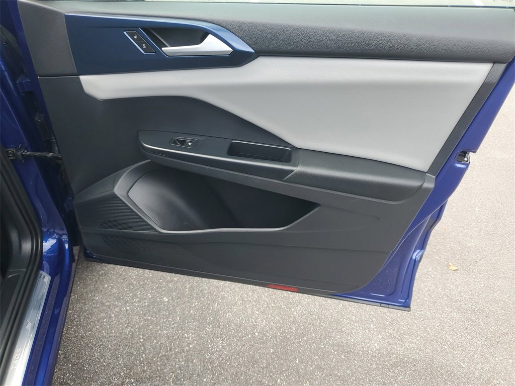 Used 2022 Volkswagen Taos SE image 42