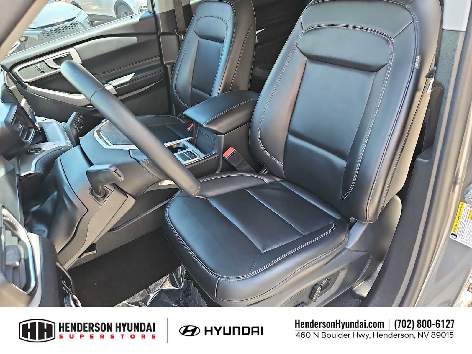 Used 2023 Ford Explorer XLT w/ Equipment Group 202A RWD image 16