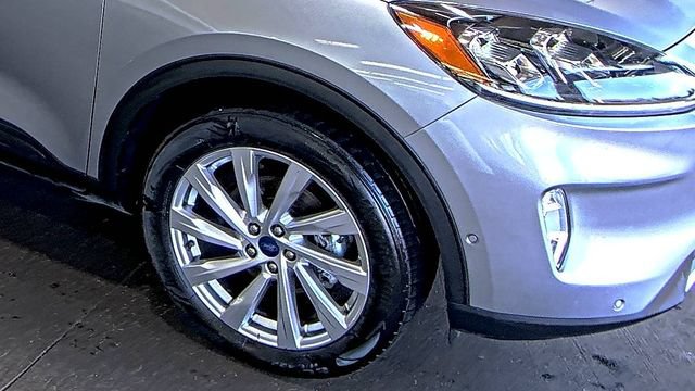 Certified 2022 Ford Escape Titanium w/ Titanium Elite Package AWD/4WD image 19