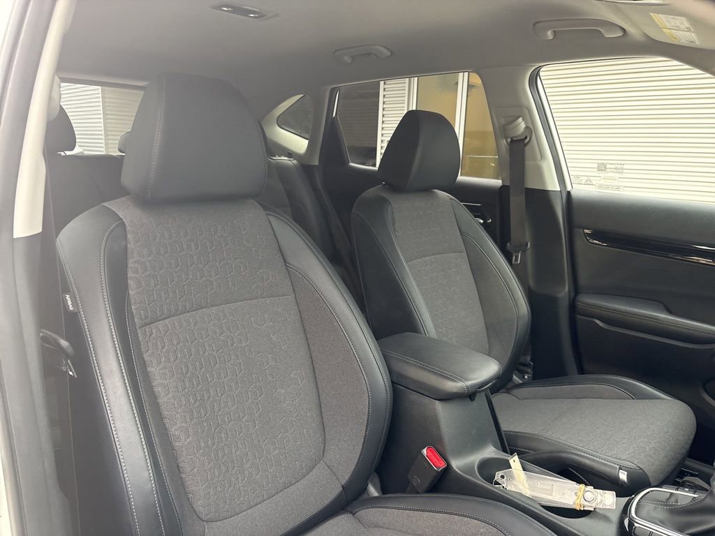 Used 2025 Kia Seltos S image 16
