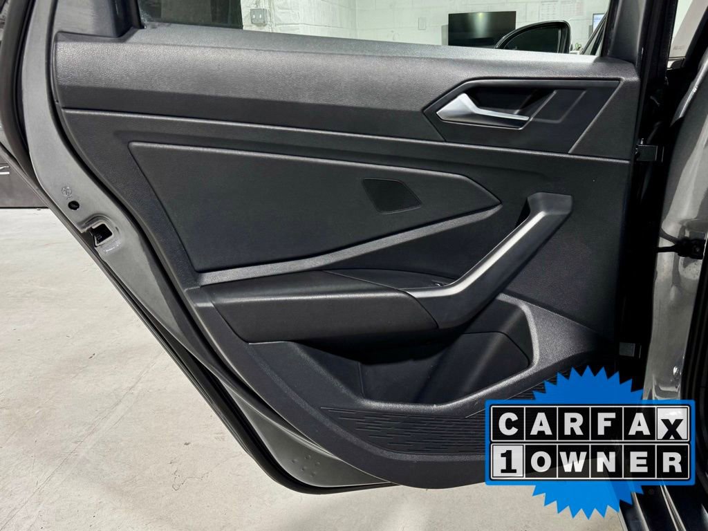 Used 2024 Volkswagen Jetta SE image 24