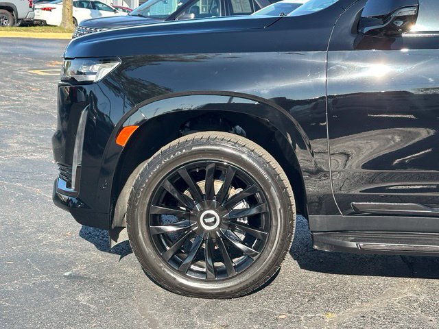 Used 2023 Cadillac Escalade Premium Luxury AWD/4WD image 6