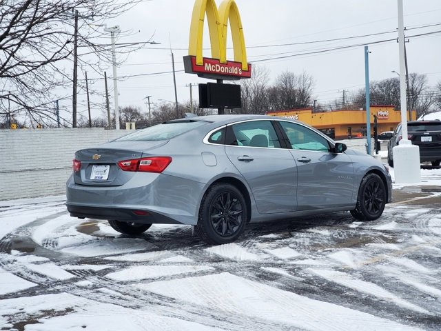 Used 2023 Chevrolet Malibu LT image 2