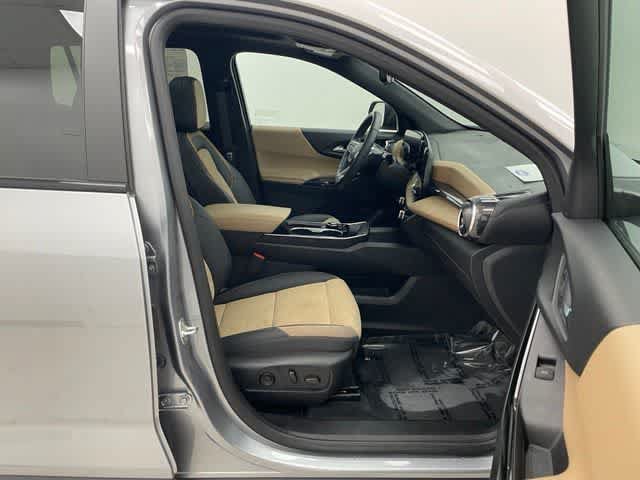 Certified 2025 Chevrolet Equinox ACTIV w/ Safety and Technology Package AWD/4WD image 16