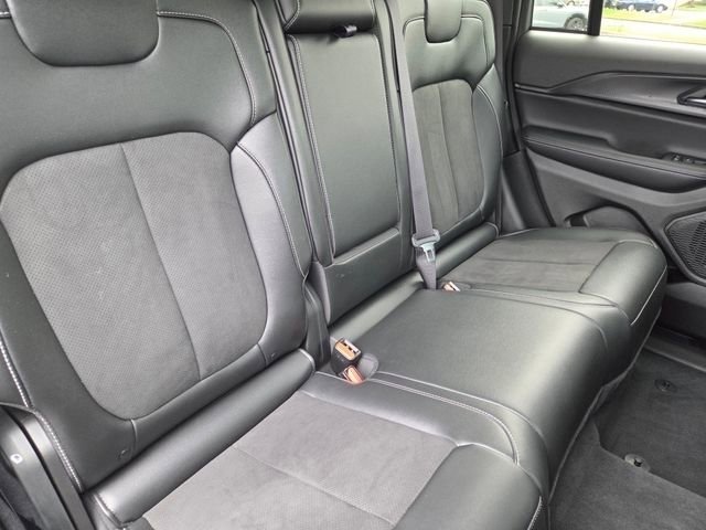 Used 2024 Jeep Grand Cherokee Altitude AWD/4WD image 27