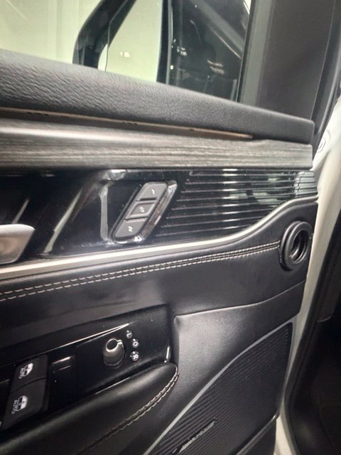 Used 2024 Jeep Wagoneer Series III AWD/4WD image 26