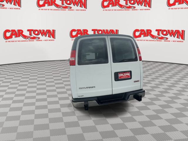 Used 2023 GMC Savana 2500 w/ Driver Convenience Package image 7