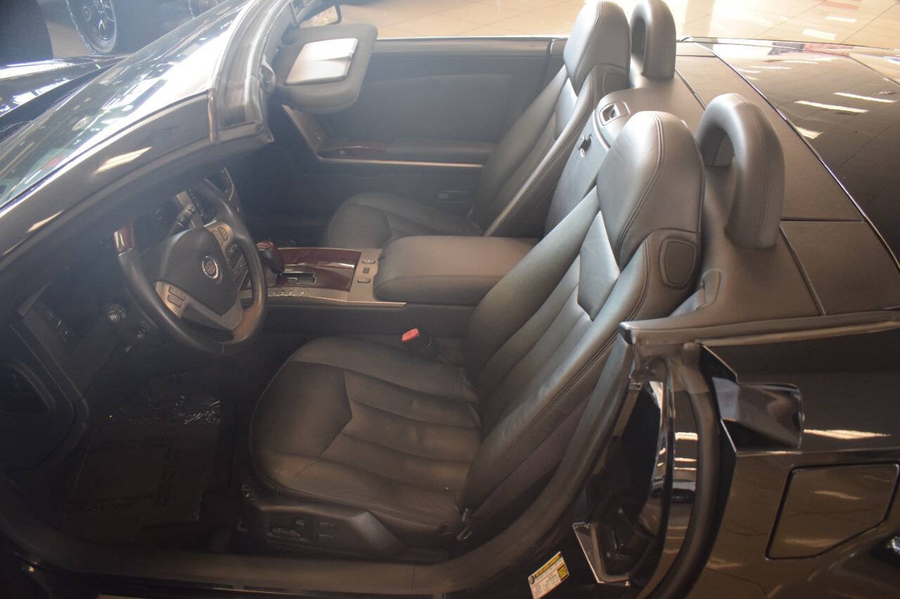 Used 2005 Cadillac XLR RWD image 79