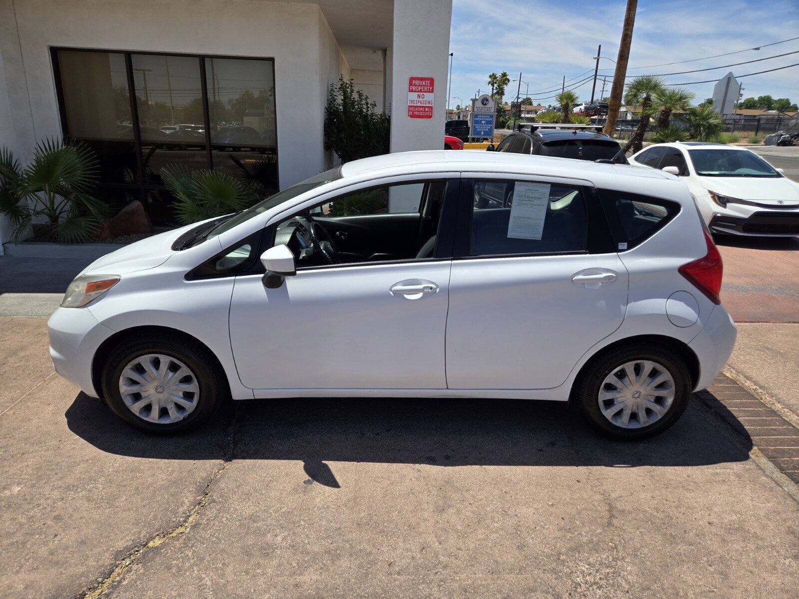 Used 2016 Nissan Versa Note SV FWD image 2