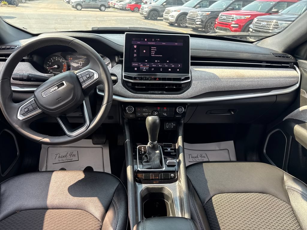 Used 2024 Jeep Compass Latitude AWD/4WD image 17