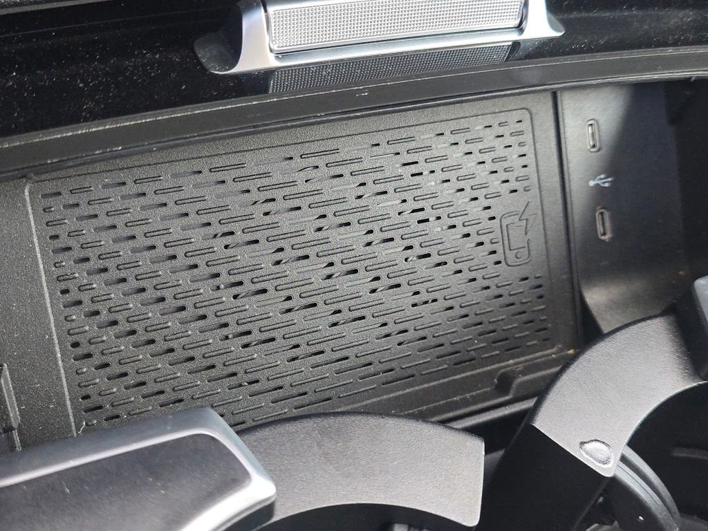 Used 2026 Mercedes-Benz GLS 450 4MATIC image 32