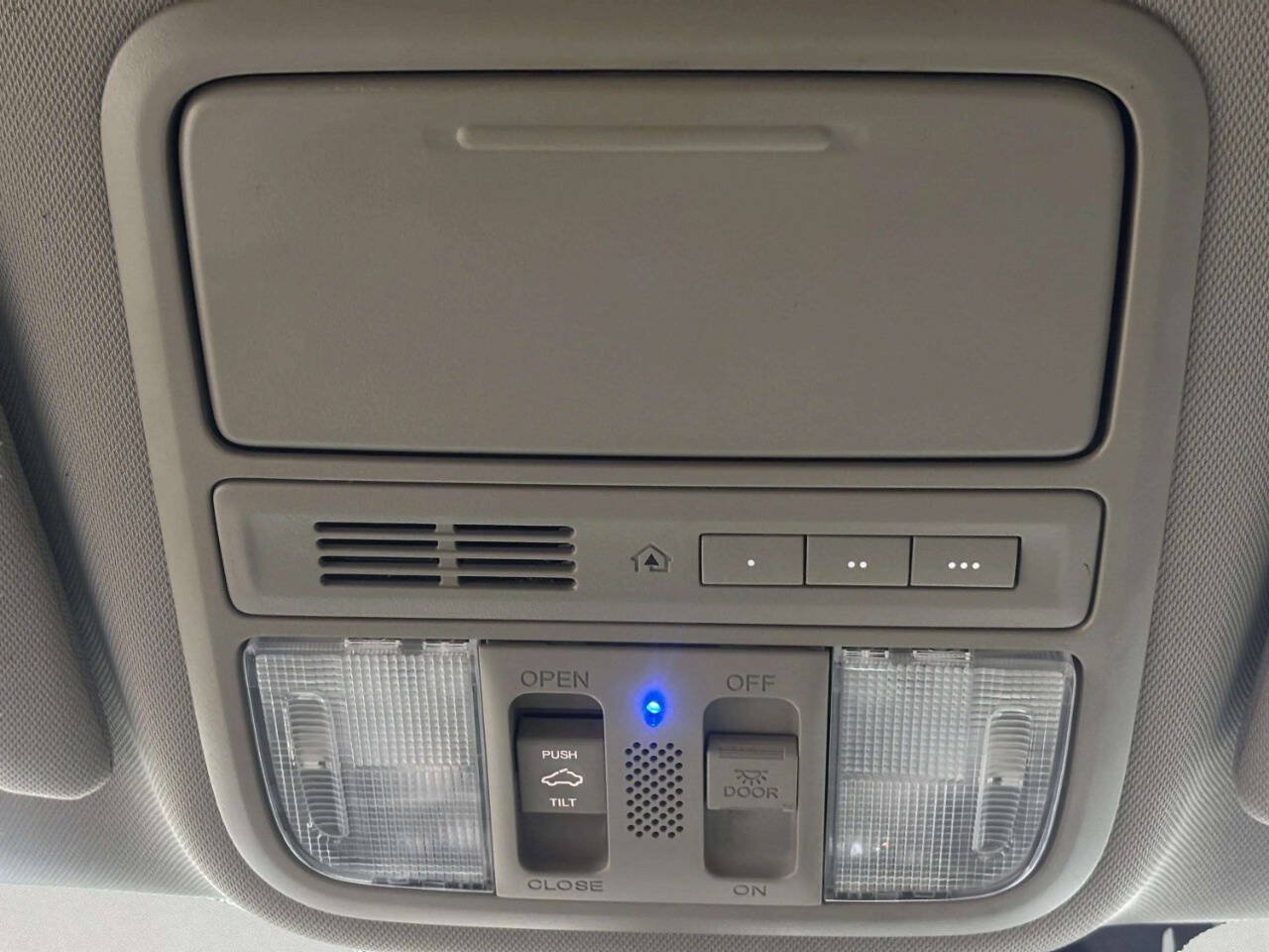 Used 2016 Honda Odyssey EX-L image 27