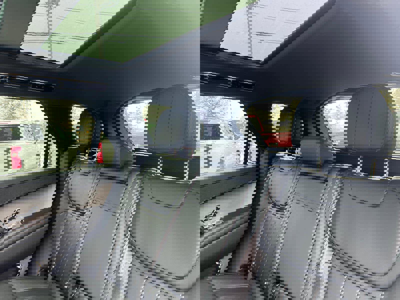 Used 2023 Land Rover Range Rover Sport SE Dynamic image 31