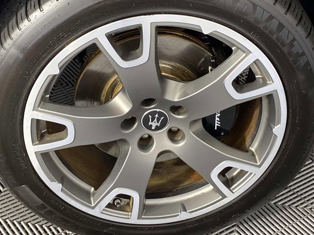 Used 2023 Maserati Levante GT AWD/4WD image 30