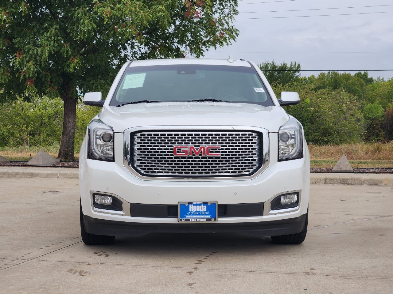 Used 2017 GMC Yukon Denali w/ Open Road Package AWD/4WD image 2