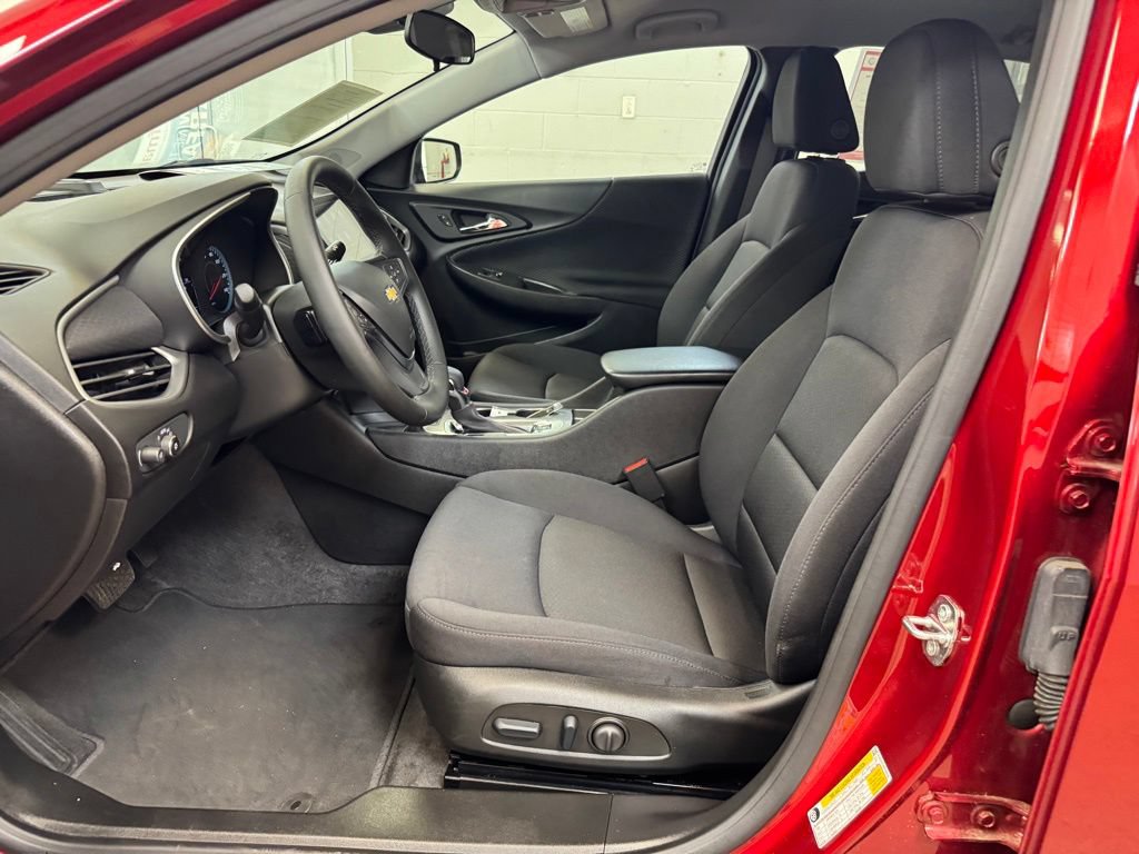 Used 2024 Chevrolet Malibu RS FWD image 12
