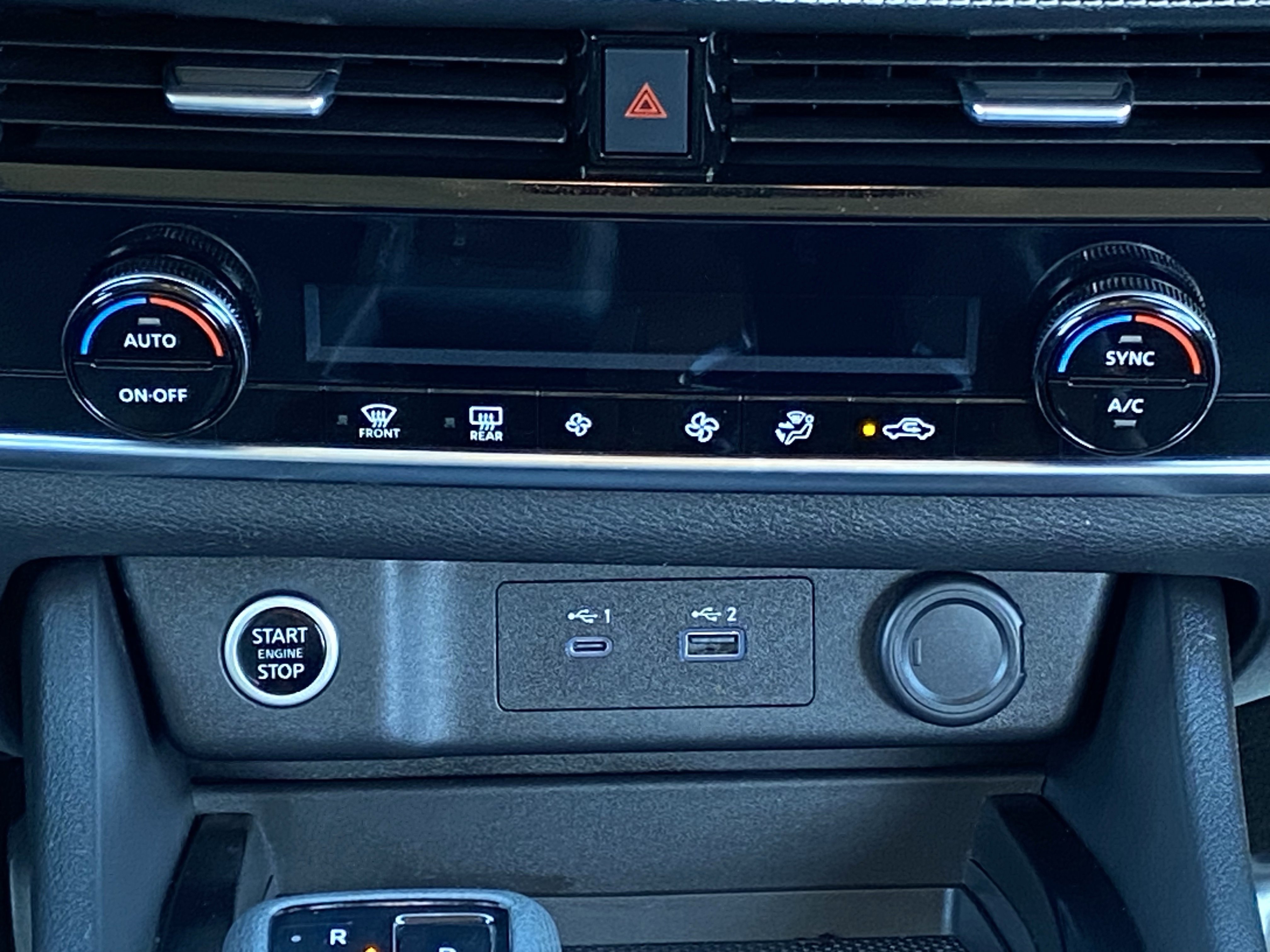 Used 2021 Nissan Rogue SV image 14