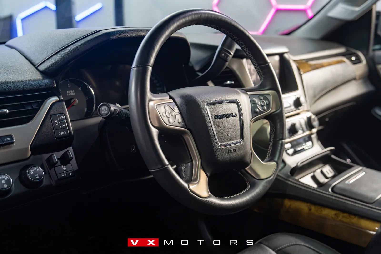 Used 2017 GMC Yukon XL Denali w/ Open Road Package image 13