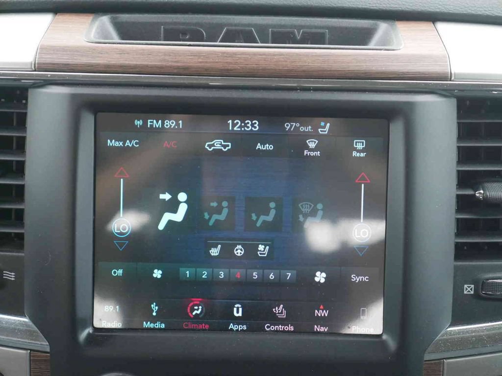 Used 2018 RAM 1500 Laramie w/ Convenience Group AWD/4WD image 5