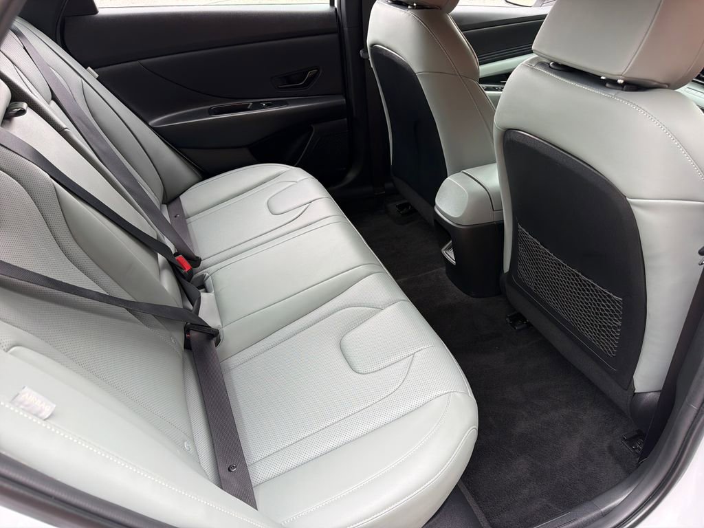 Used 2025 Hyundai Elantra Limited w/ Cargo Package image 32