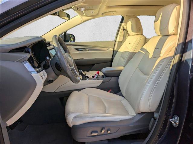 Used 2018 Cadillac XT5 Luxury w/ Driver Awareness Package image 15