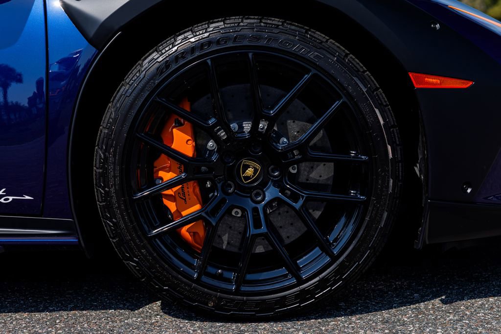 Used 2023 Lamborghini Huracan Sterrato image 27