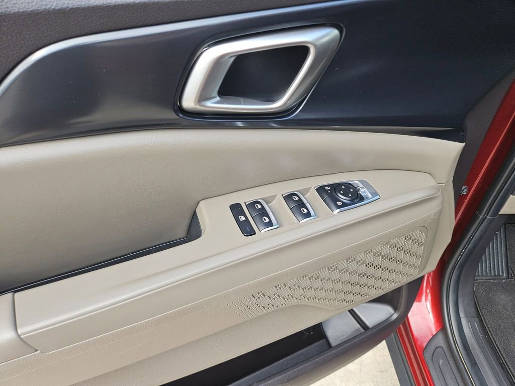 Used 2025 Kia Carnival image 15