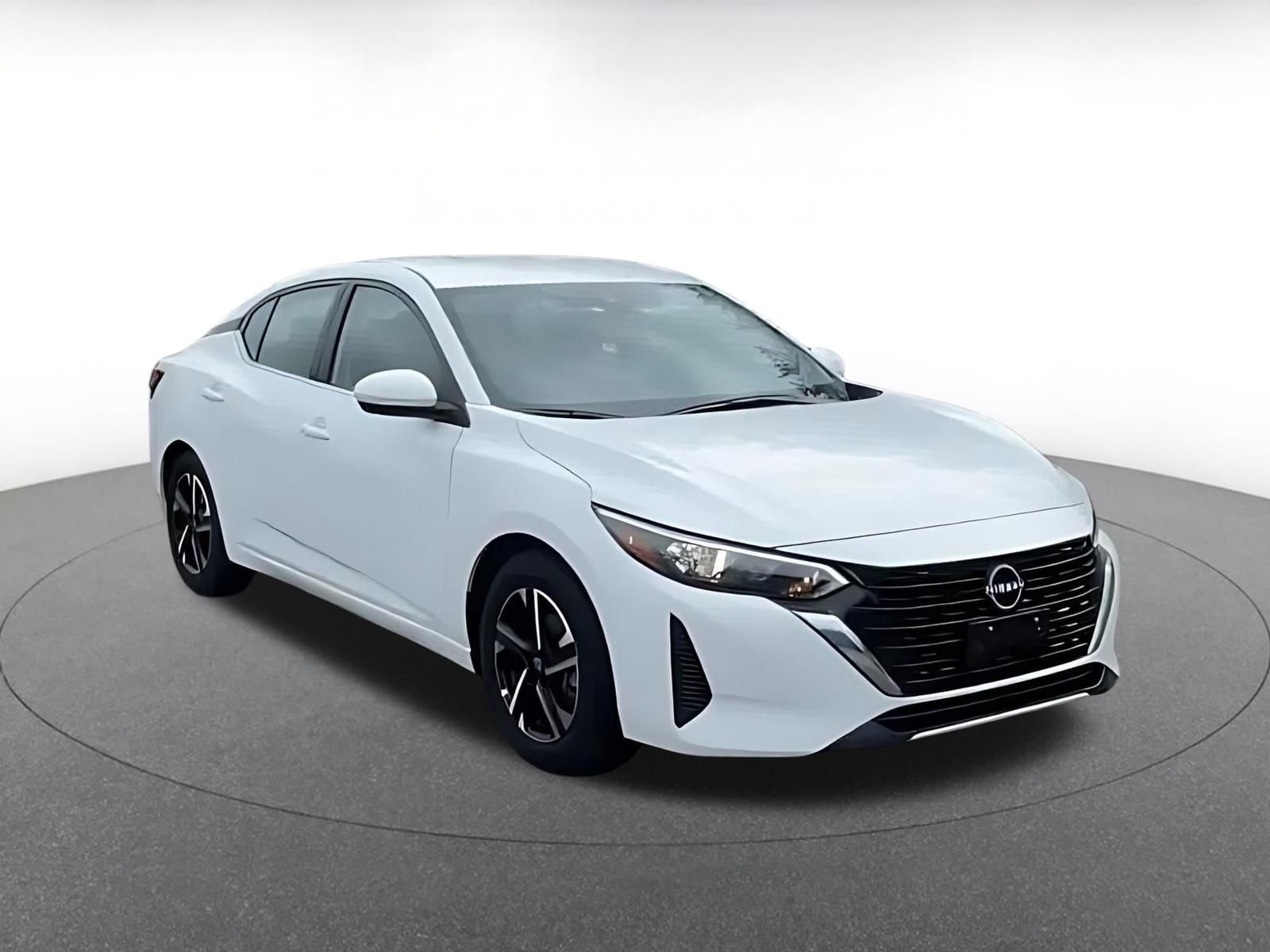 Used 2025 Nissan Sentra SV image 3