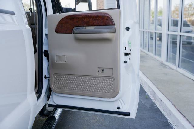 Used 2001 Ford F350 Lariat image 38