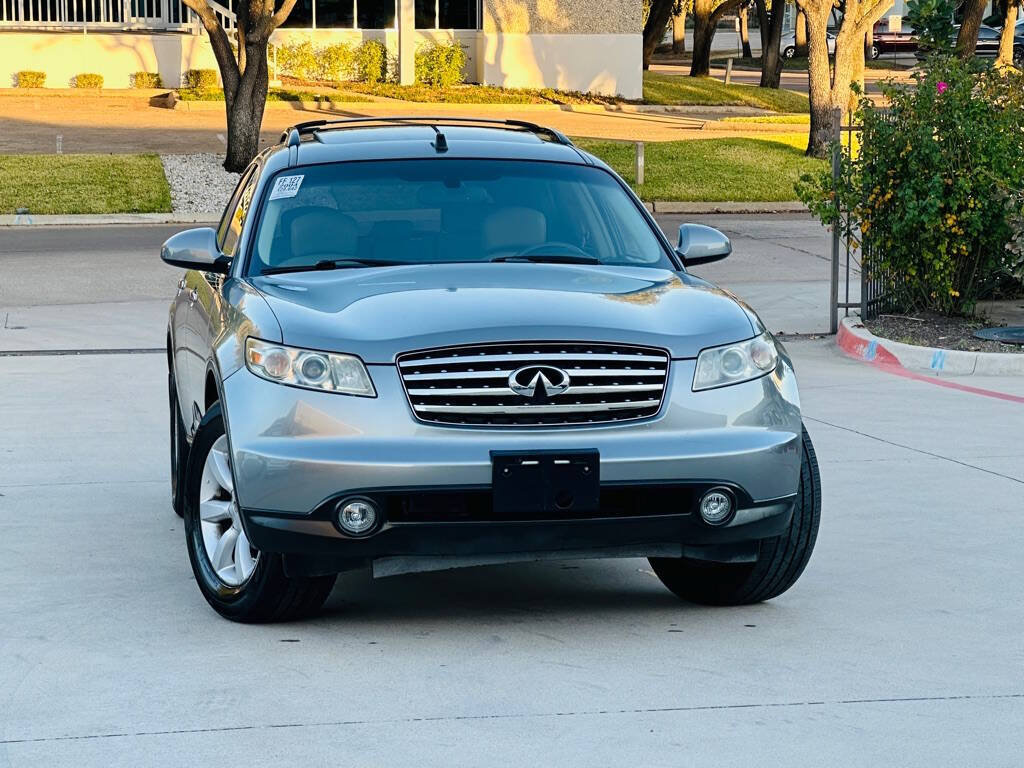 Used 2004 INFINITI FX35 2WD w/ Technology Pkg image 2