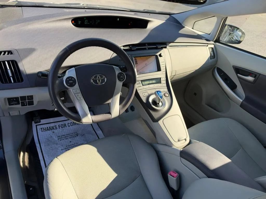 Used 2010 Toyota Prius Five FWD image 2