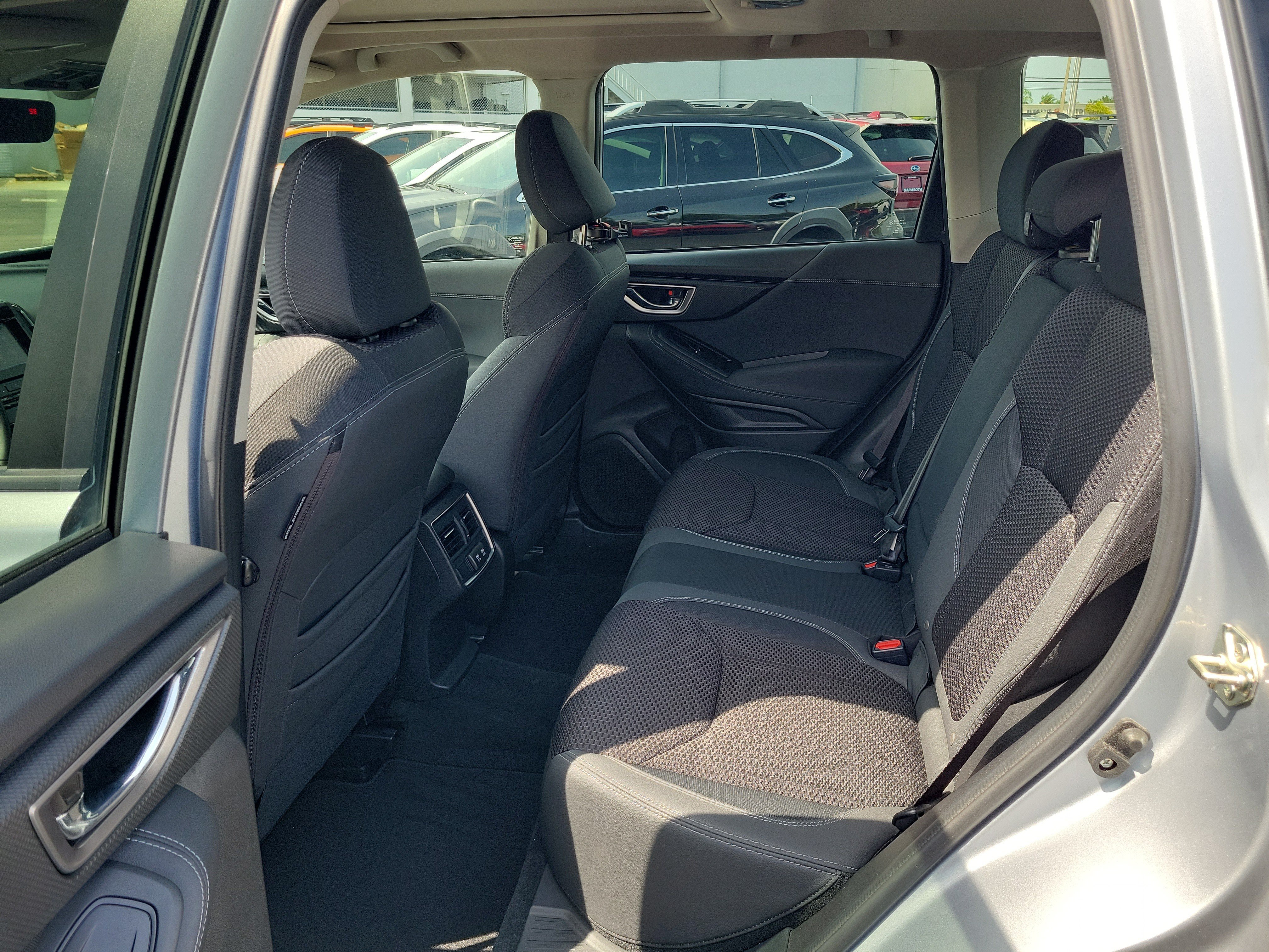 Used 2020 Subaru Forester Premium AWD/4WD image 11