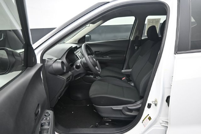 Certified 2025 Nissan Kicks Play S FWD image 10