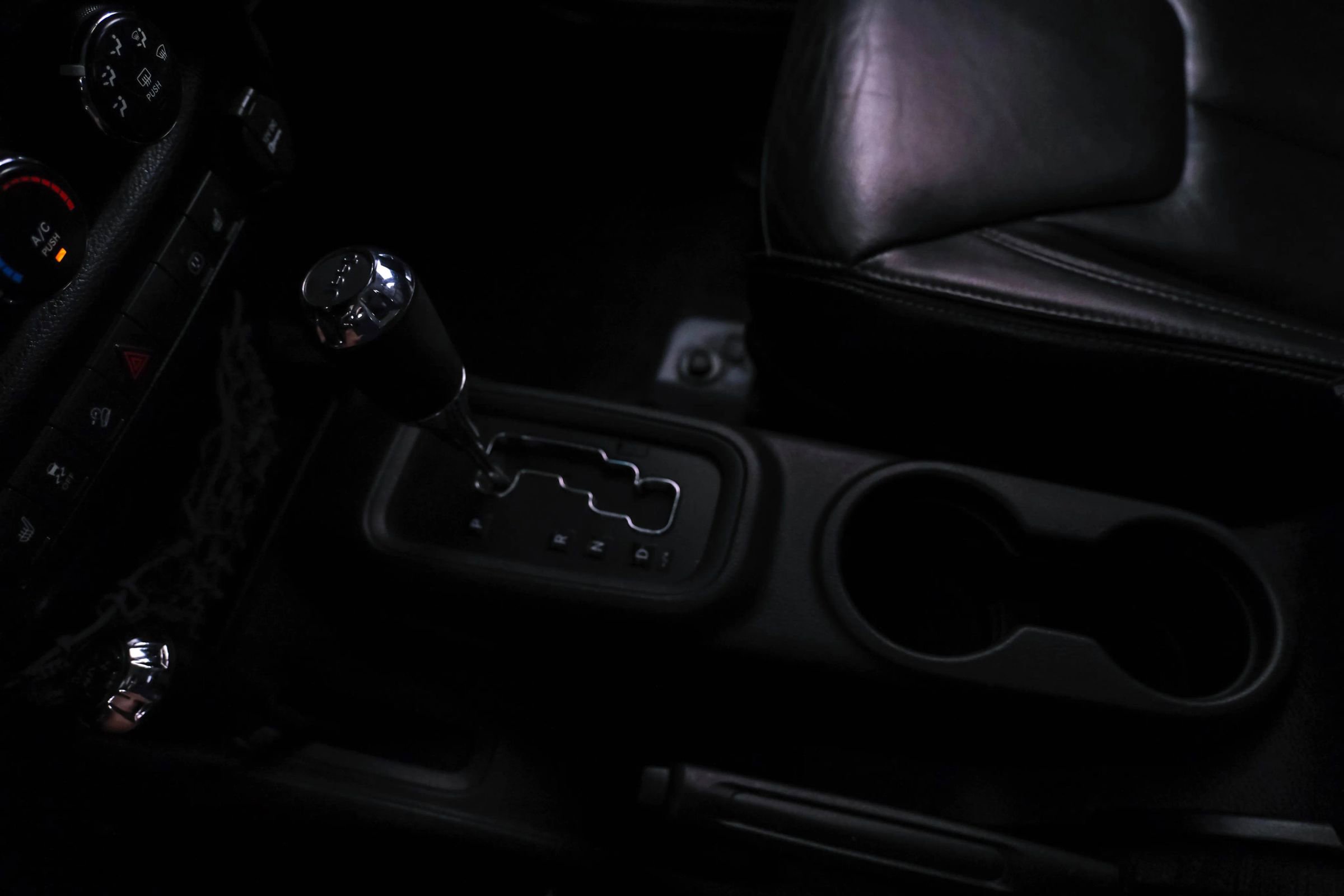 Used 2013 Jeep Wrangler Unlimited Sahara w/ Connectivity Group image 22