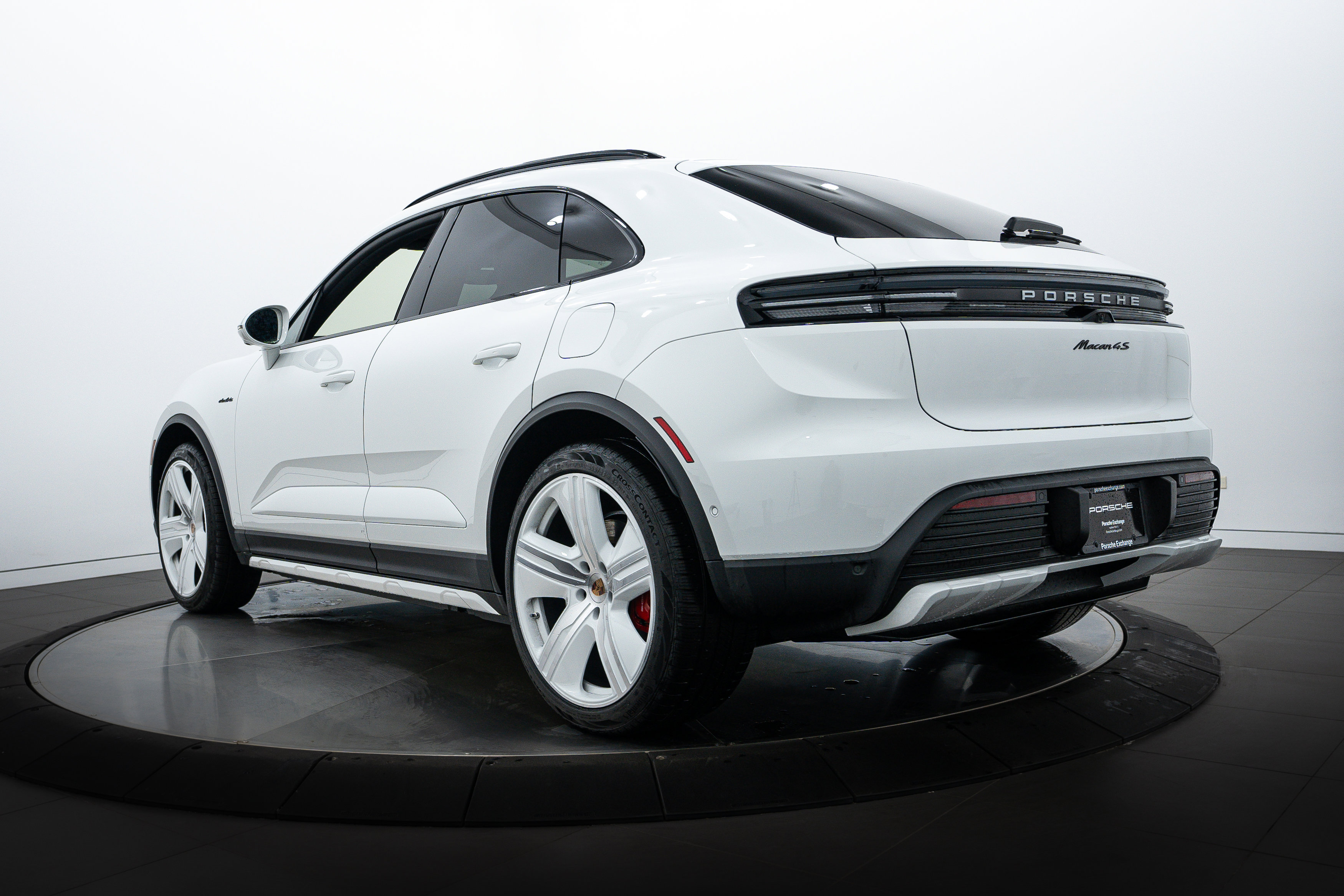 New 2025 Porsche Macan 4S Electric image 3