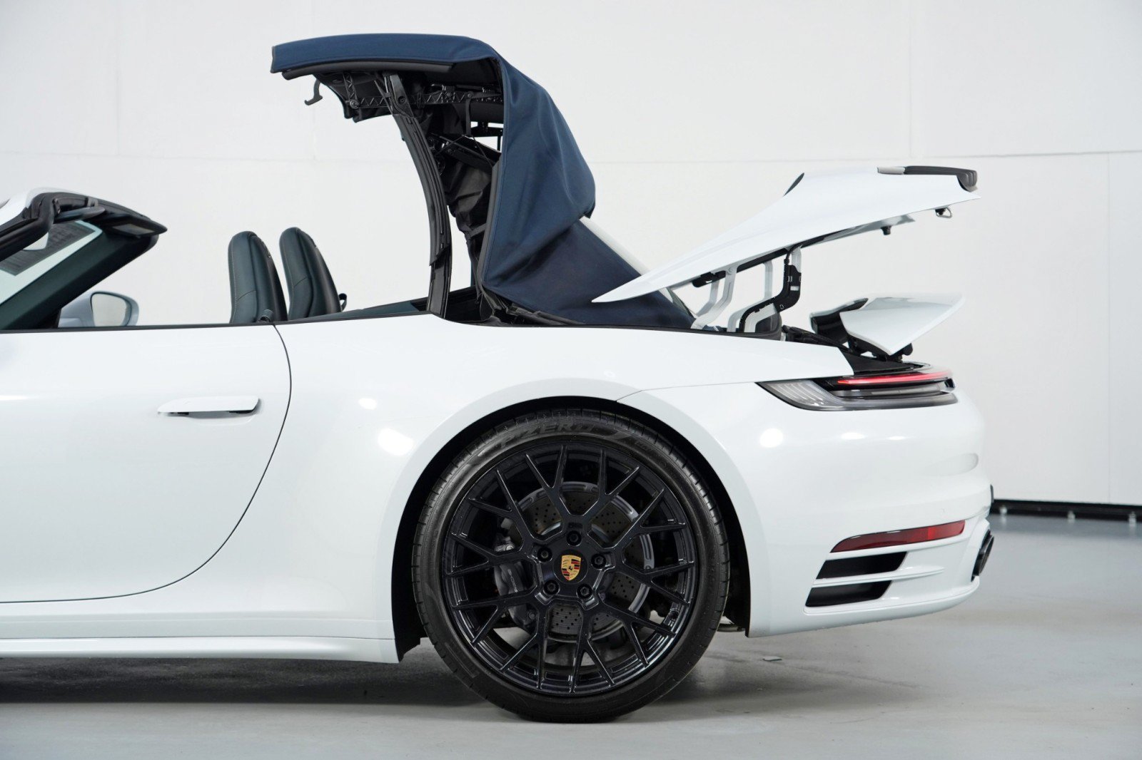 Used 2022 Porsche 911 Carrera image 49