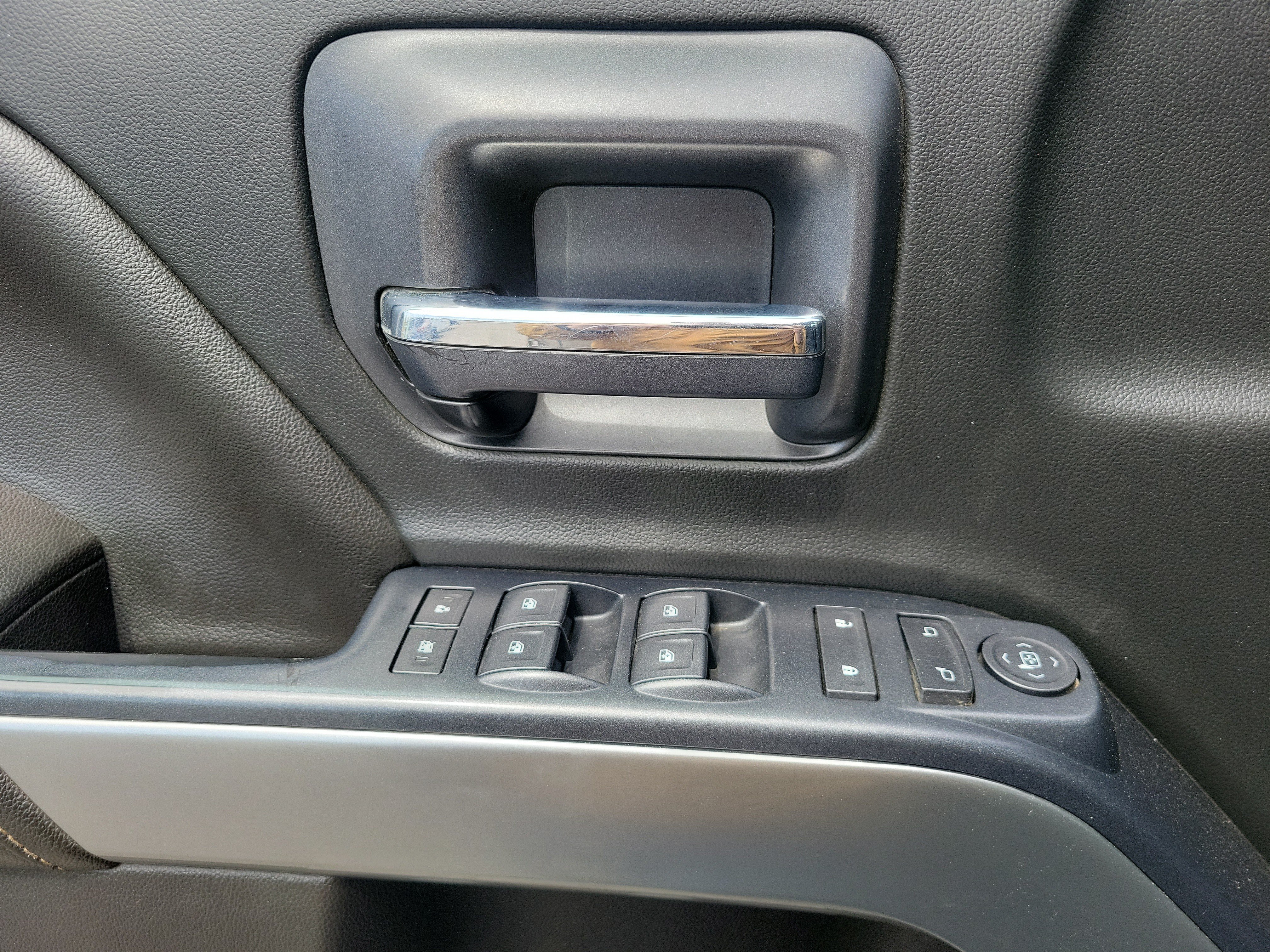 Used 2017 Chevrolet Silverado 2500 LT AWD/4WD image 24