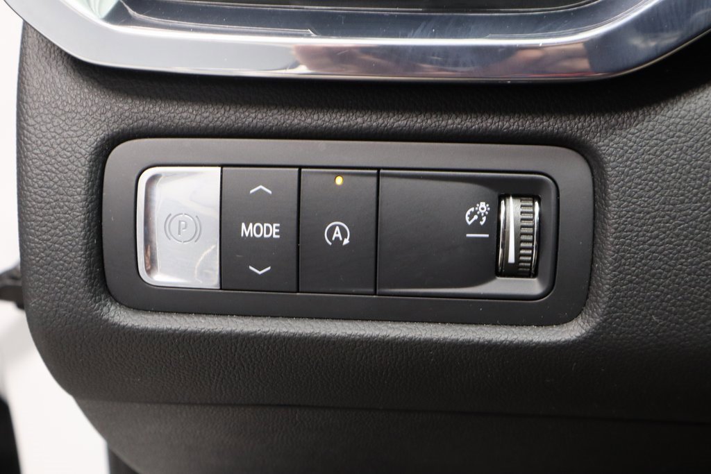 Used 2025 GMC Acadia Elevation image 24