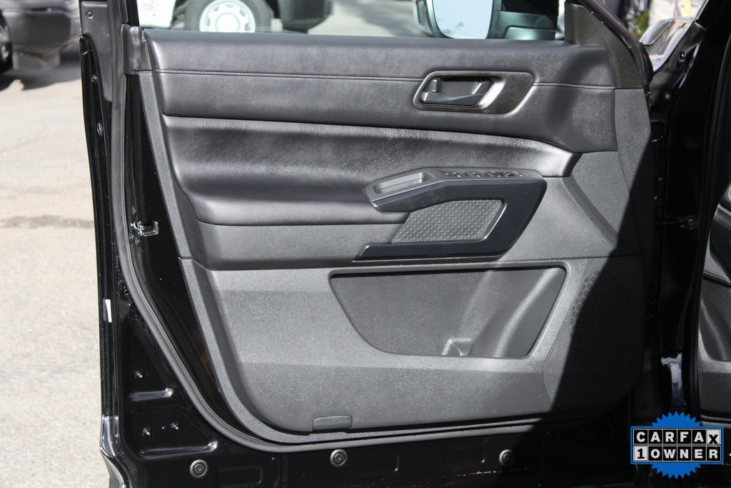 Used 2024 Nissan Pathfinder S image 14