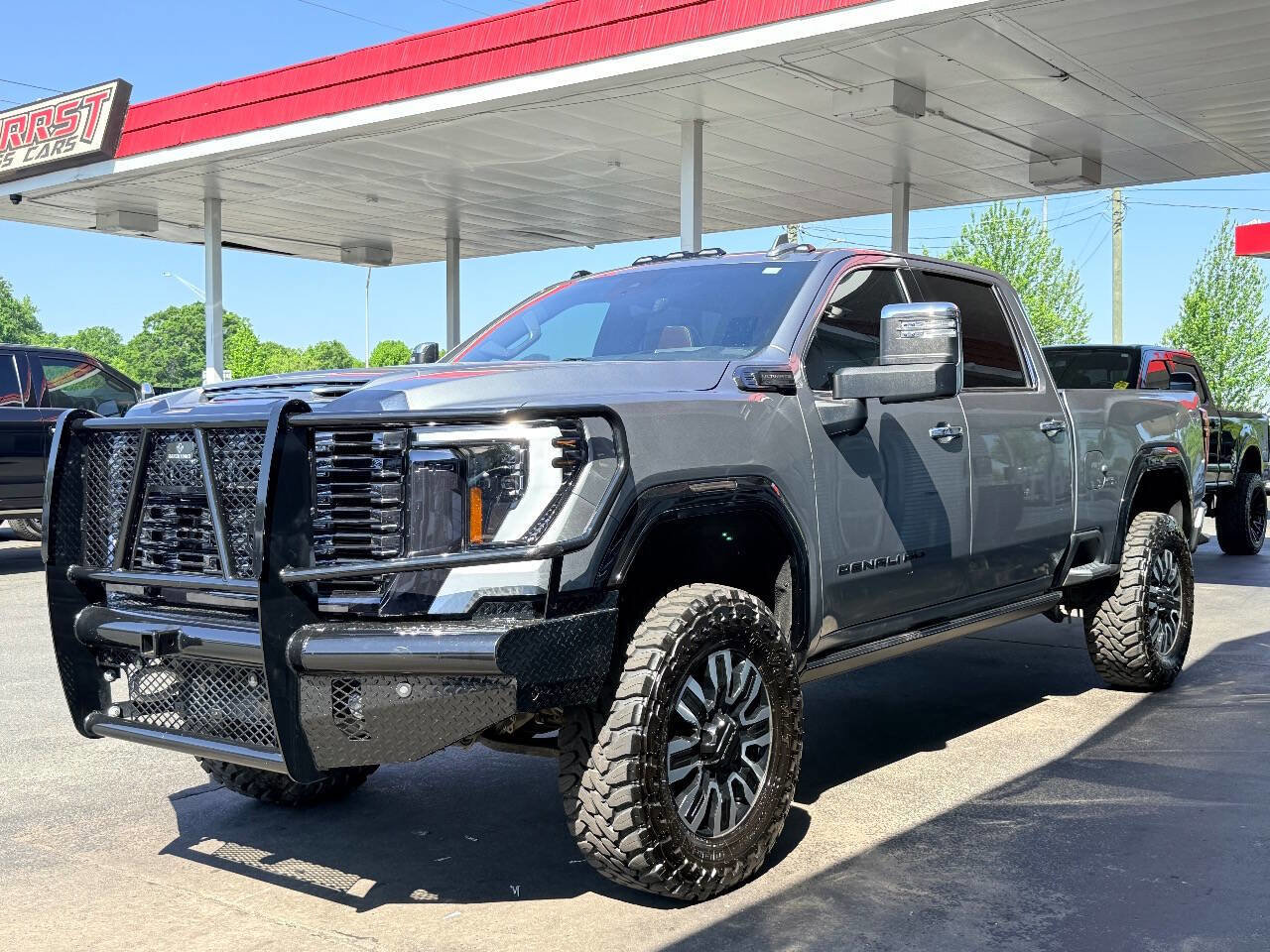 Used 2024 GMC Sierra 3500 Denali Ultimate AWD/4WD image 6