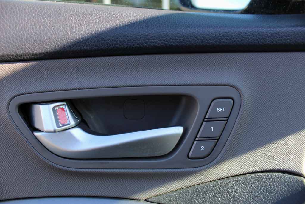 Used 2014 Hyundai Santa Fe Sport w/ Technology Package 04 FWD image 12