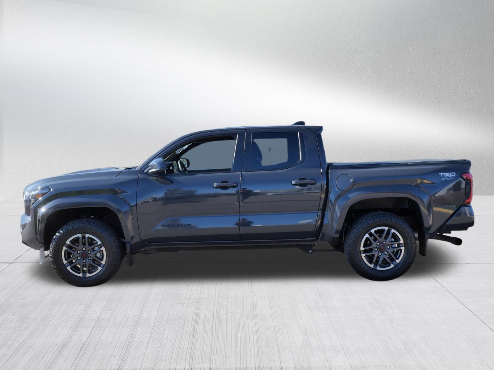 Used 2025 Toyota Tacoma TRD Sport AWD/4WD image 5