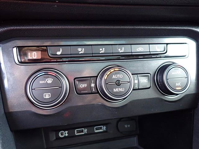 Used 2018 Volkswagen Tiguan SEL AWD/4WD image 22