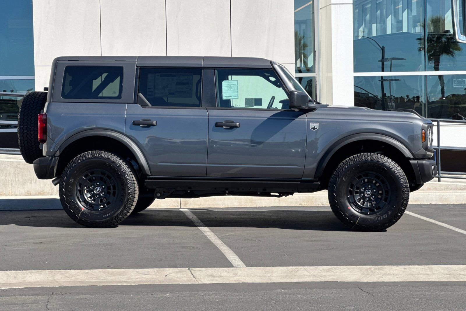 New 2026 Ford Bronco Big Bend w/ Black Diamond Package image 2