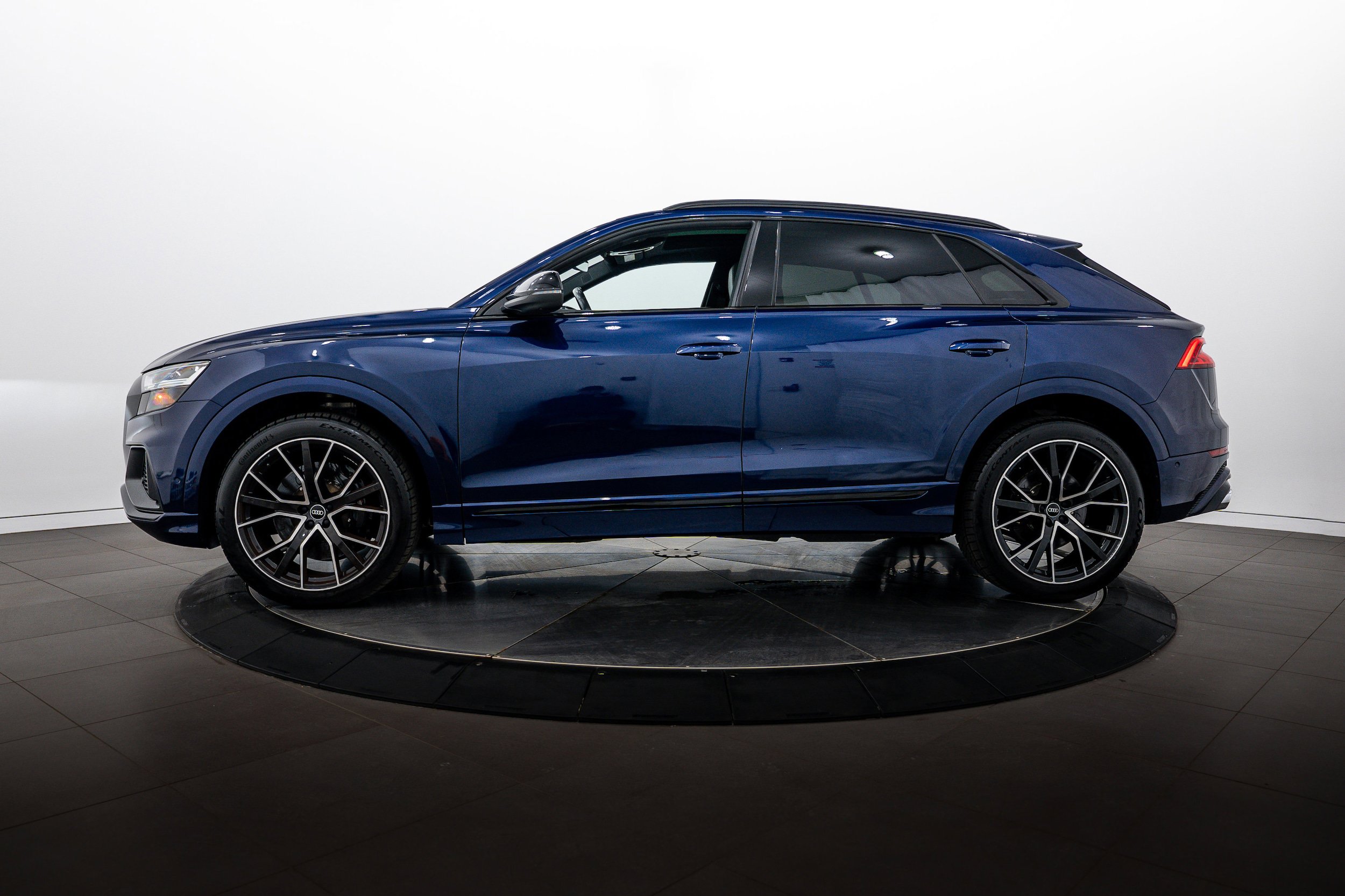 Used 2021 Audi SQ8 Premium Plus w/ SQ8 Black Optic Package AWD/4WD image 6