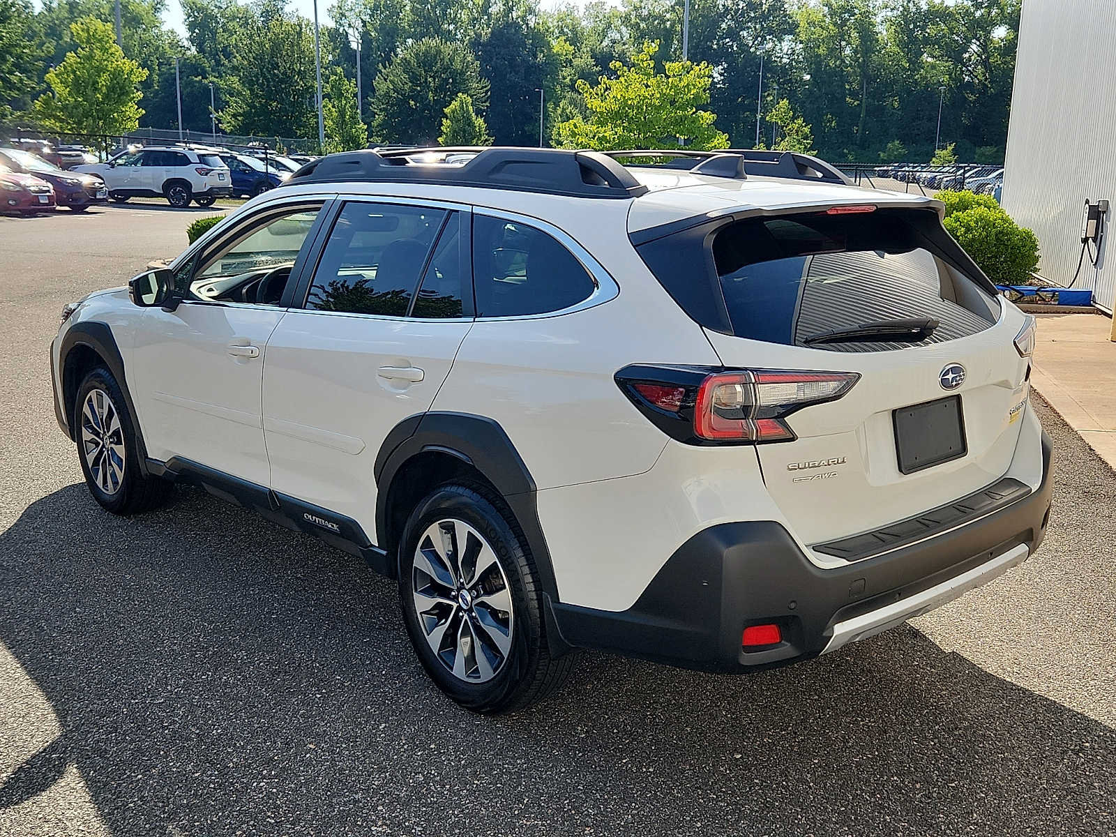 Used 2025 Subaru Outback Limited AWD/4WD image 4