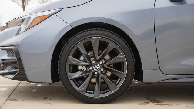 Used 2024 Toyota Corolla SE w/ SE Premium Package image 5