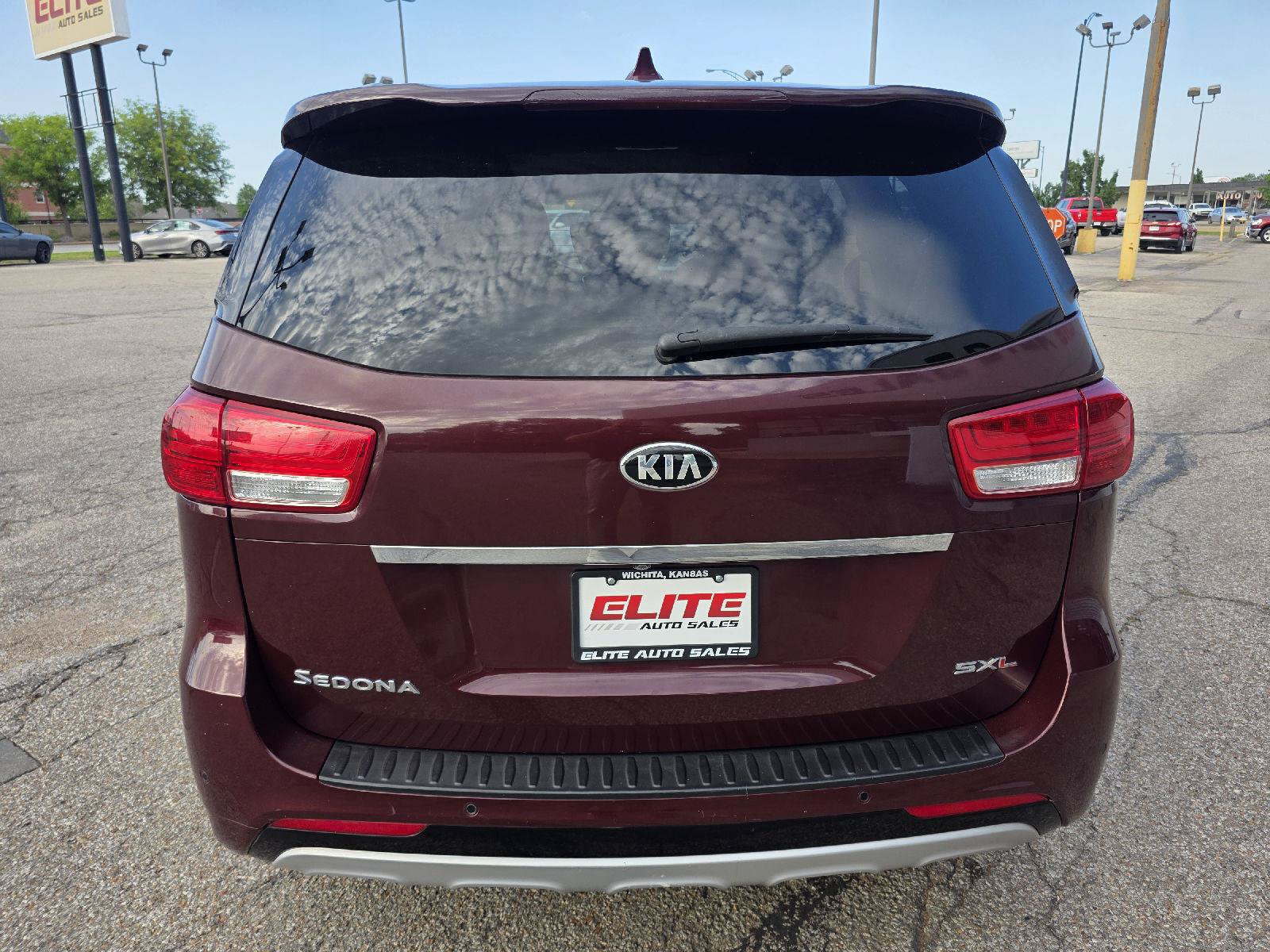 Used 2016 Kia Sedona SX Limited w/ Option Group 030 FWD image 6
